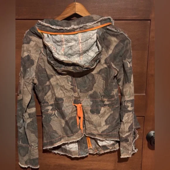 Zoompy Women's Camouflage Utility Jacket with Orange Trim 55% Linen 45%Cotton - Picture 4 of 5